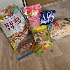 ハムスター、ウサギ等のフード&床材