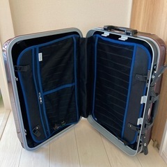 スーツケースの画像