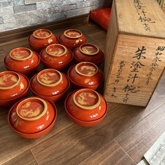 朱塗汁椀　十人前　お茶碗　昭和　レトロ　漆器　漆芸　朱　海外人気　赤×ゴールド　和製アンティーク　縁起物　沈金　蓋付き椀　和食器