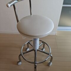 差し上げます【中古品】山善 2WAYバーカウンターチェア  ホワイト