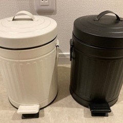 ニトリ　ペダルペールソフトクローズ 3L ゴミ箱