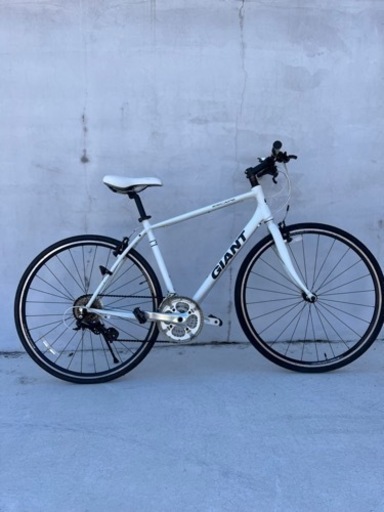 【良品】クロスバイク GIANT Escape R3 程度良好　後輪タイヤ・チューブ新品