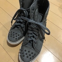ビスがカッコいいハイカット