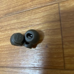 24日に処分します。日本野鳥の会ロゴ入りコードストッパー2つ
