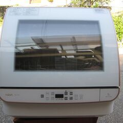 値下げしました。★AQUA 　食洗機 　ADW-GM2　　約４人...