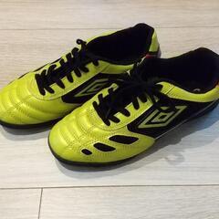 【受け渡し先決定ぽんた様】umbro　フットサルシューズ　25cm