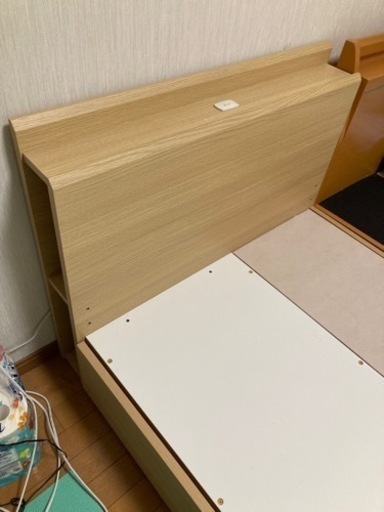シングルベッドフレーム　状態綺麗　市内無料配送　コンセント付き　収納引き出し2個