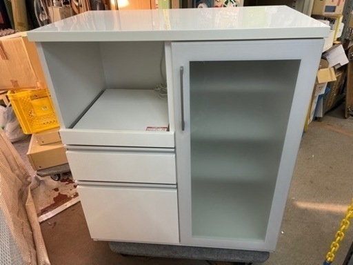 ニトリで5万　キッチンカウンター　食器棚