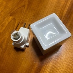 ★【値下げしました‼️】MARKS&WEB 陶器製白磁 アロマランプ（Sサイズ）の画像