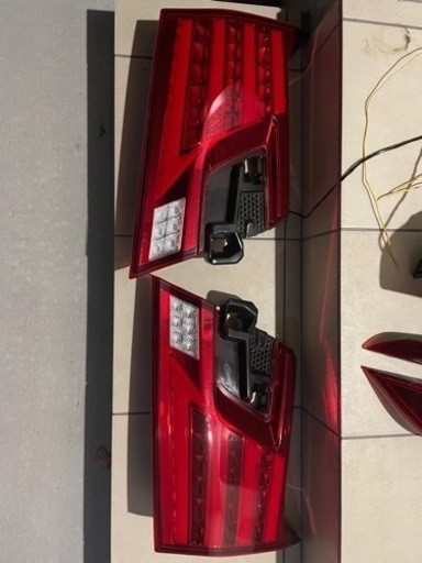 ヴェルファイア30前期テールランプ