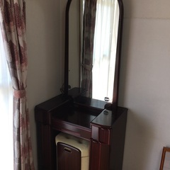 ドレッサー差し上げます。