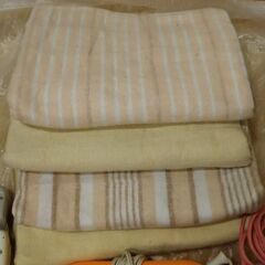 電気毛布　４点　電気あんか２点　セットの画像