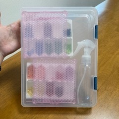 百均 水でくっつくビーズ ケースセット