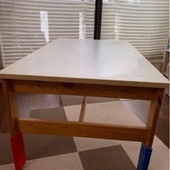 テーブル　IKEA 椅子付き