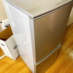 冷蔵庫　シャープ　137L    SJ-14E8-S の画像