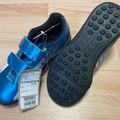 ジュニア用　サッカーシューズ（プーマ）の画像