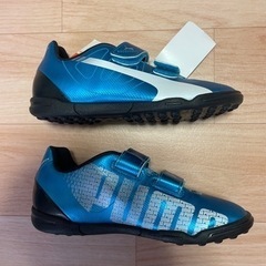 ジュニア用　サッカーシューズ（プーマ）の画像