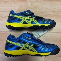 ジュニア用　サッカー・トレーニングシューズ　アシックスの画像