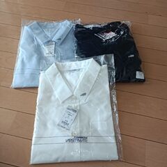 名張高校のカッターシャツとセーター