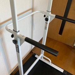 ぶら下がり健康器 懸垂マシン　マット付　美品の画像