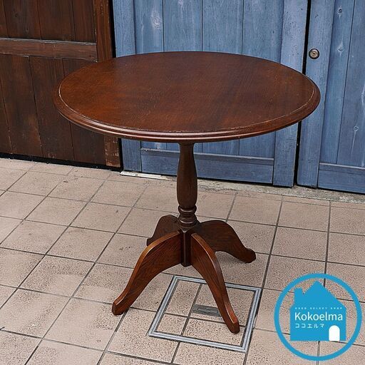 北海道旭川の和光のダイニングテーブルです！落ち着いた色合いのオーク無垢材を使用したクラシカルなデザインで、コンパクトなサイズ感のカフェテーブルは様々なシーンで活躍しそうです♪CI417