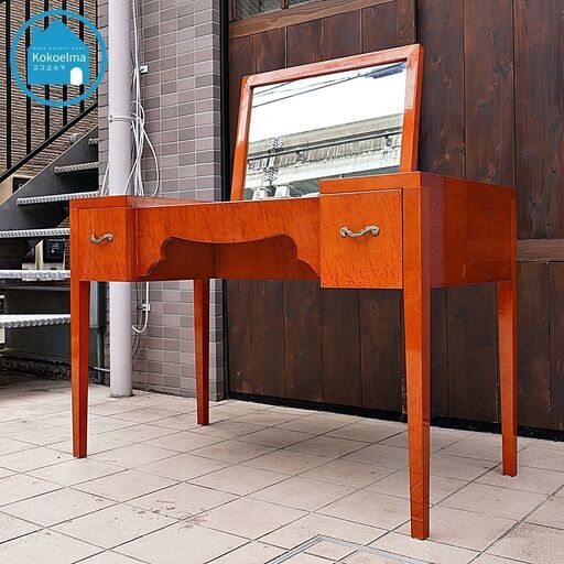 バーズアイメープルを贅沢に使用したドレッサーデスクです！明るいブラウンカラーがバーズアイメープルの美しい木目を引き立てた英国風クラシカルな鏡台はお部屋を上質な空間に演出してくれます♪CI419