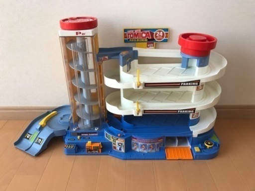 【取引中】トミカ　電動パーキング　ショッピングモール