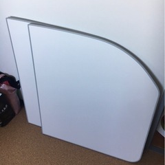 壁付テレビ台・ベビーサークル2枚・風呂蓋・ベビーゲート1枚の画像