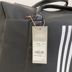 adidas スリーストライプスボストンバッグの画像
