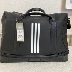 adidas スリーストライプスボストンバッグ