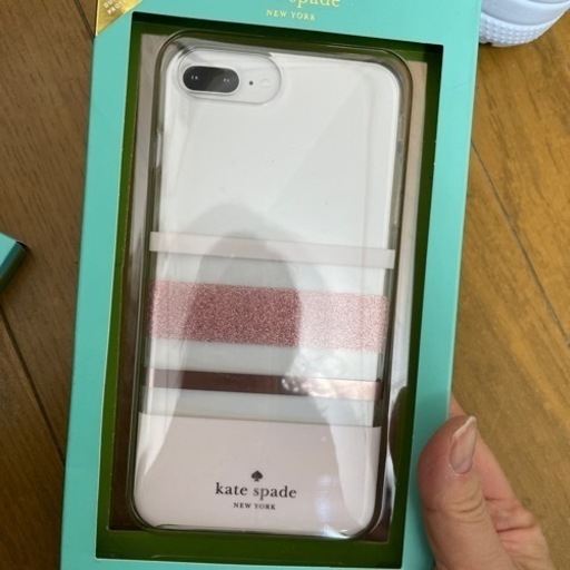 携帯ケース　ケイトスペイドのアイフォン用ケース