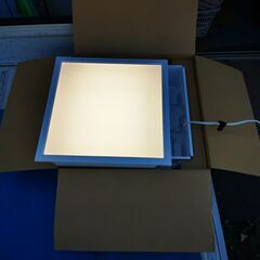 新品LED照明器具埋込450角１台の画像