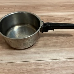 (再値下)収納しやすい鍋5点セットの画像