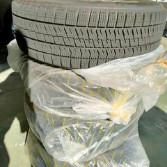 【横浜×手渡し希望】205/60r16 スタッドレス　ホイール付きの画像