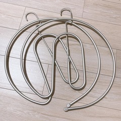 【場所を取らずに干せる】2本セット　スリム　くるくる　ハンガー　シーツ ハンガー 2本セット 折りたたみ式 寝具の画像