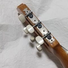 クラシックギター　秀作（出品中の家具と一緒にお引き取りで０円）の画像
