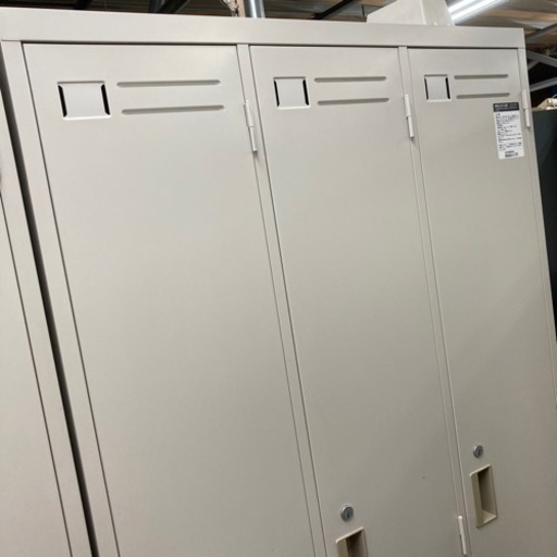 コクヨ3人用ロッカー カギ有 中古