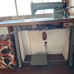 TOYOTA 足踏みミシン［お取引中］