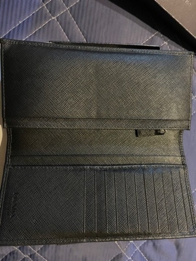 本日問い合わせなければ終了します　PRADA 長財布　メンズ！　　超美品！！