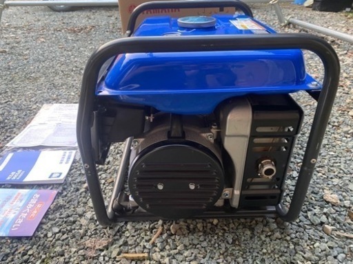 発電機　ヤマハ　YAMAHA 2300Ｗ　新品同様