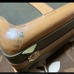 中古☆スーツケース　超大きいですよ！！　キャリーケース(タイヤ無し)の画像