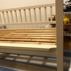 0円  ソファ3人掛け用　ホワイト木製枠のみ  貰ってくださいの画像