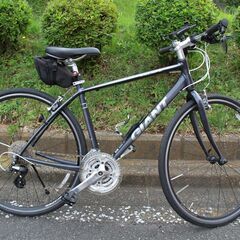 中古自転車です。　クロスバイク　ジャイアンツ　エスケープ　R3　S　（GIANT ESCAPE R3 S）　