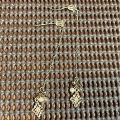 ピアス　アクセサリー　揺れる　ひし形の画像