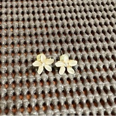 ピアス　フラワー　ミニピアス