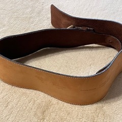 AMBOISE アンボワーズ　革のベルト　穴横スレと小さな傷1個ありの画像