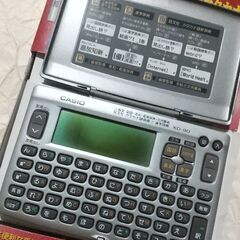 カシオの電子辞書とキャノン電卓　（現在、出品中の木製本立てと一緒...