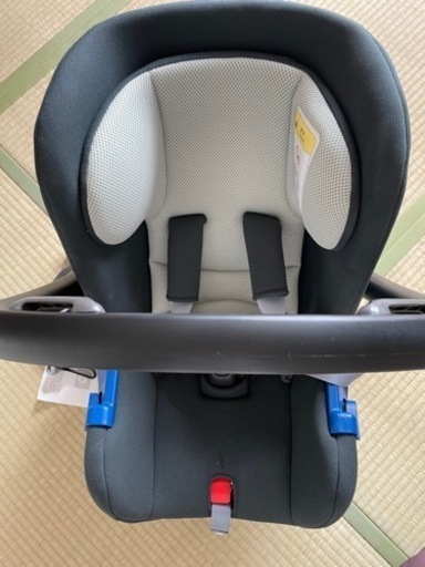 (日産純正2022.4購入)ISO FIX対応　ベビーシート