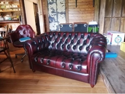 イタリアンレザーの2人掛けソファー