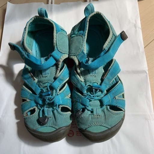 keenサンダル22センチ